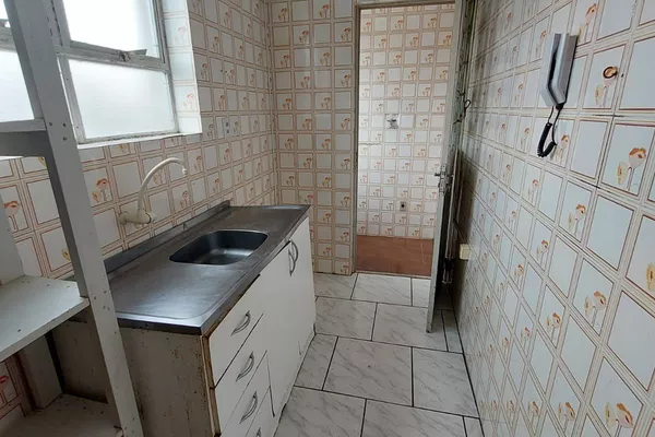 Vendo amplo apto 1dorm com box escriturado 2 andar  - Foto 3