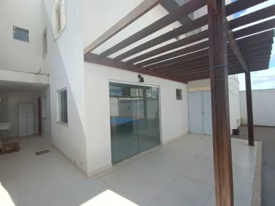 Casa duplex de 3 quartos sendo 2 suítes, piscina, espaço gourmet com churrasqueira depósito e ban - Foto 57