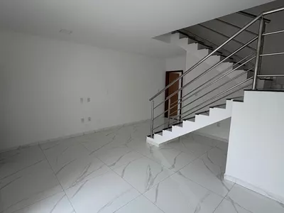 Casa duplex de 3 quartos sendo 2 suítes, garagem 2 carros + quintal - Foto 6