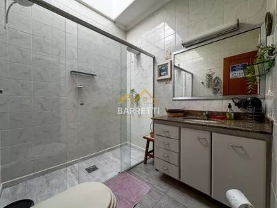 Casa disponível para venda e locação no Colinas do Piracicaba, com 298 m² de área construída. Possui 3 quartos, sendo 1 suíte, piscina, chalé e 6 vagas de garagem - Foto 12