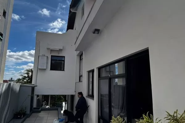 Vendo amplo Sobrado 3 andares 3 dormitórios suite  - Foto 3
