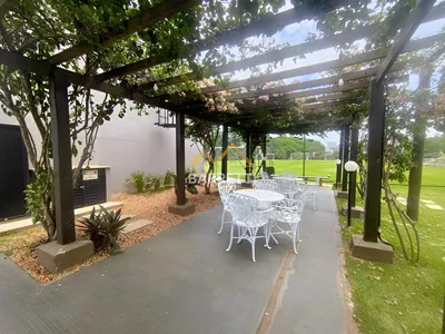 Sobrado à venda, com 305m², 3 suítes, 5 banheiros, piscina e 4 vagas de garagem no condomínio Villa D'Aquila - Foto 50
