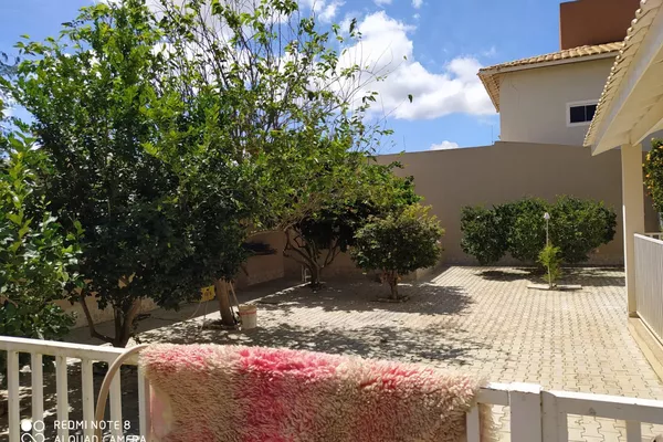 Casa Alto Padrão com 05 suítes, poço artesiano e energia solar em ótima localização no Bairro - Foto 5