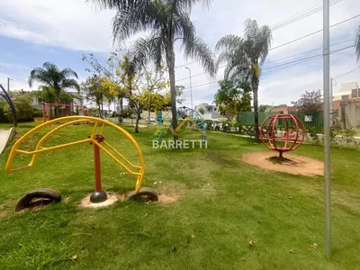 Sobrado à venda, com 305m², 3 suítes, 5 banheiros, piscina e 4 vagas de garagem no condomínio Villa D'Aquila - Foto 64