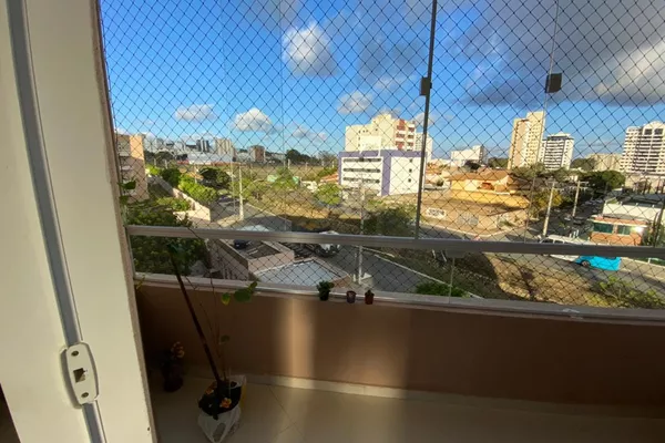 Excelente Apartamento com Varanda, Localizando na Av. Luiz Eduardo, Candeias, Vitória da Conquista, - Foto 3