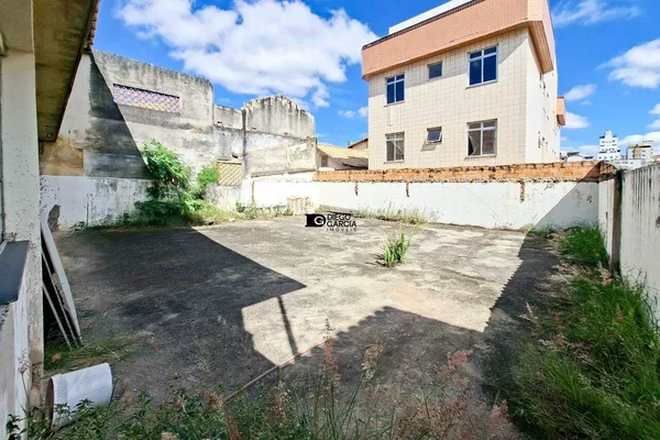 Casa Comercial à Venda em Contagem (Bairro Glória) – Frente, 720 m² Internos - Foto 2