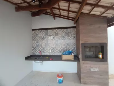 Casa duplex solta de 3 quartos sendo 2 suítes + piscina + espaço gourmet com churrasqueira à ven - Foto 40