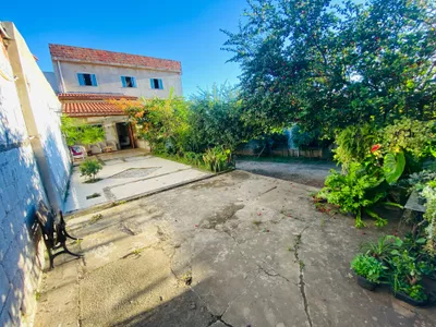Vendo ótima casa duplex de 4 quartos, sendo 3 suítes, garagem para 5 carros, Vitória da Conquist - Foto 4