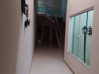 Casa Alto Padrão com 05 suítes, poço artesiano e energia solar em ótima localização no Bairro - Foto 17