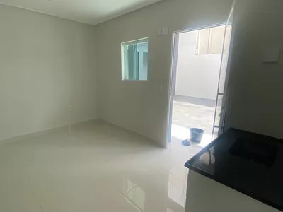 Kitnet para locação, 1 Cômodo com banheiro (incluso água e energia), no Bairro Felícia, Vitóri - Foto 4