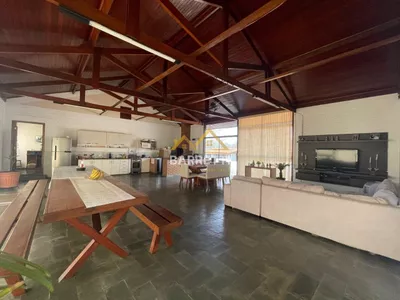 Chácara à venda no bairro Santa Rita, com 727 m² de construção, 6 quartos (sendo 4 suítes), piscina e 8 vagas de garagem - Foto 8
