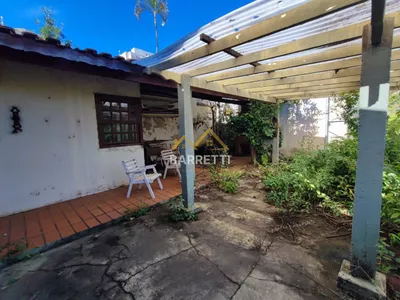 Casa à venda com 1.212 m², contendo quatro quartos, três salas, quatro banheiros e quatro vagas de garagem - Foto 44