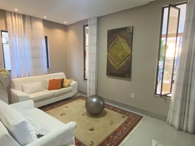 Linda Casa de 4 quartos sendo 3 suítes mais dependência completa e 4 vagas de garagem no Alphavill - Foto 19