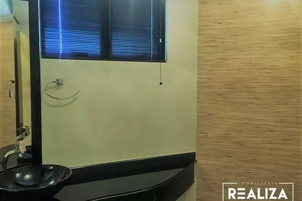 Apartamento Ed. Central Park, Alto Padrão, Linda vista para para toda a cidade, com área privativa de 201,54 m2 e área total de 275,15 m2; Apartamento com 03 suítes, sendo a suíte Master com Hidromassagem e closet e outra das suítes também com closet, Lav - Foto 6