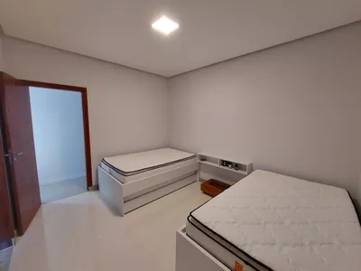 Casa de 4 suítes + dependência , cozinha e quartos planejados, piscina aquecida, energia solar ? - Foto 29