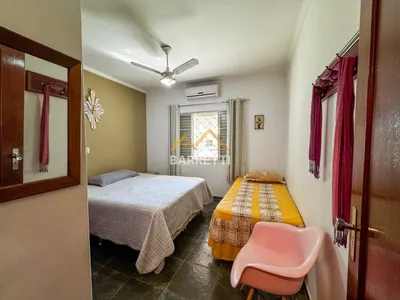Casa disponível para venda e locação no Colinas do Piracicaba, com 298 m² de área construída. Possui 3 quartos, sendo 1 suíte, piscina, chalé e 6 vagas de garagem - Foto 13