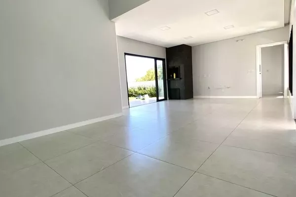 Casa para venda, com 01 suíte + 02 demi-suítes, localizada no Bairro Fraron de Pato Branco-PR - Foto 4