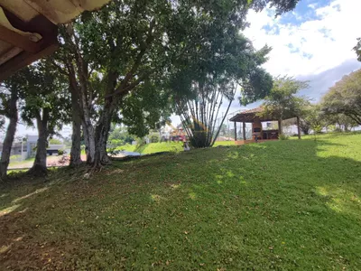Terreno à venda no condomínio Portal do Horto, com 222,90m² e declive ao fundo. - Foto 17