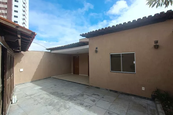 Casa com 4 suites pequeno à Venda, Candeias, Vitória da Conquista, BA - Foto 1