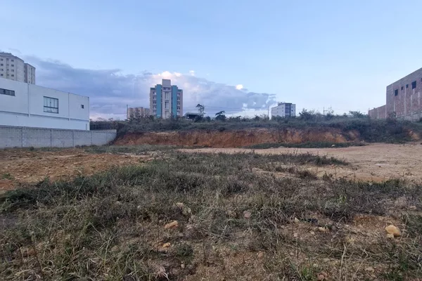 Terreno 360m² no Sol Nascente Candeias, vista pra Cidade - Foto 1