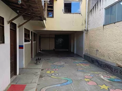 Conjunto comercial para locação com 6 salas, 3 banheiros, pátio grande no Alto Maron, Vitória da - Foto 3
