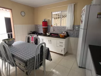 Casa com Sala, 2 quartos, copa, banheiro social, cozinha, área de serviços + edícula com quarto e - Foto 13