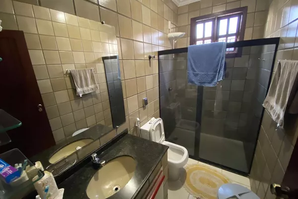 Ótima Casa à venda, 4 quartos sendo 2 suítes, 3 vagas de garagem, Recreio, Vitória da Conquista, - Foto 5