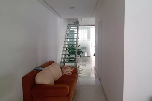 Casa com 3 suítes , 2 salas em excelente localização à venda, Recreio próximo ao centro da cid - Foto 5