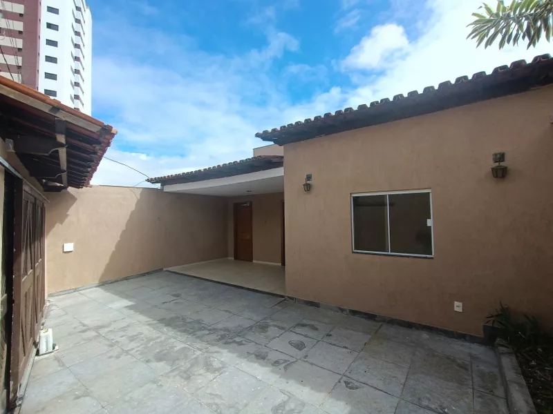 Casa com 4 suites pequeno à Venda, Candeias, Vitória da Conquista, BA - Foto Principal