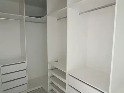 Casa duplex de 3 quartos sendo 2 suítes, piscina, espaço gourmet com churrasqueira depósito e ban - Foto 29
