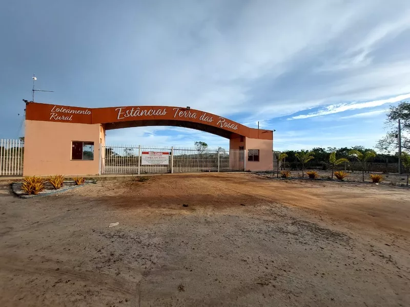 VENDO OU TROCO Sítio de 20 mil m² dentro de cond. fechado já com cerca, no Terra Estância das Ro - Foto Principal