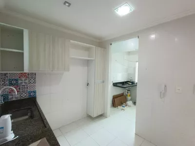 Excelente apartamento de 2 quartos sendo 1 suíte de 1ª andar com planejados na cozinha e quartos p - Foto 27