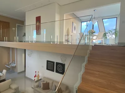 Linda Casa de 4 quartos sendo 3 suítes mais dependência completa e 4 vagas de garagem no Alphavill - Foto 28