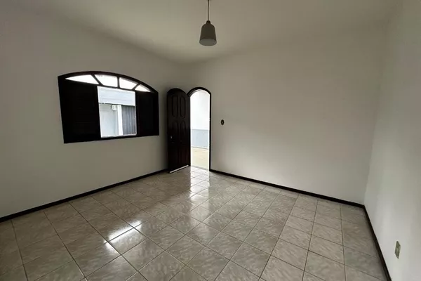 Casa a venda no Bairro Alto Maron, excelente oportunidade para investidores, em Vitória da Conquist - Foto 3