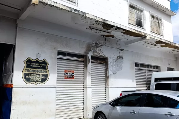 Ponto comercial com prateleiras fundo da Aikon Hyundai ao lado da Av. Integração, São Vicente, Vi - Foto 2