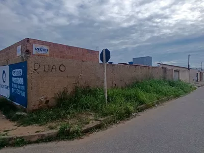Terreno murado de esquina com 373 m² no Morada dos Pássaros III - Foto 2