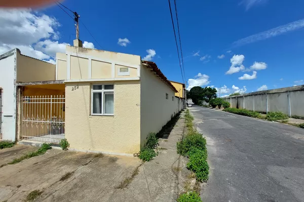 Casa de esquina com terreno de 110 m² à venda, Bairro Bela Vista perto da Av. Juracy Magalhaes, Vi - Foto 4