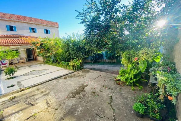 Vendo ótima casa duplex de 4 quartos, sendo 3 suítes, garagem para 5 carros, Vitória da Conquist - Foto 3