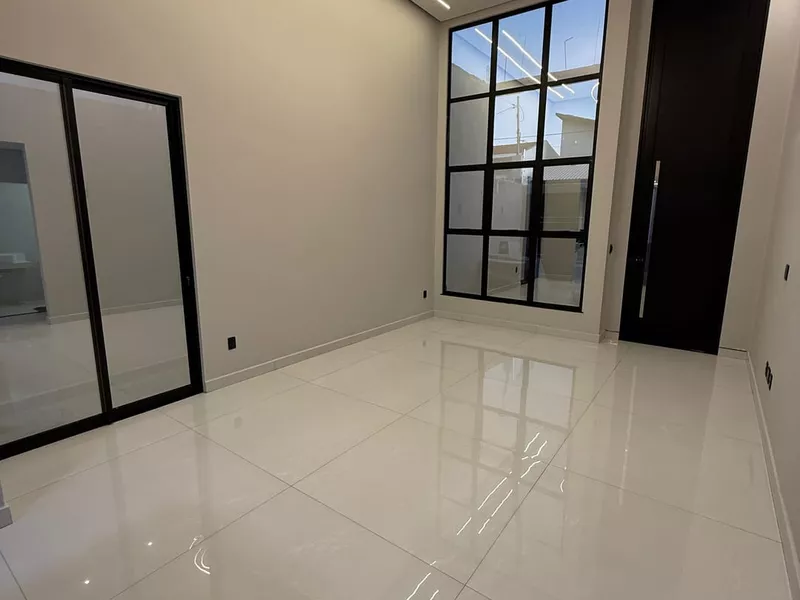 OPORTUNIDADE - Casa de Alto Padrão no Bairro Boa Vista, 3/4 sendo 2 suítes, próximo a Avenida Lu - Foto Principal