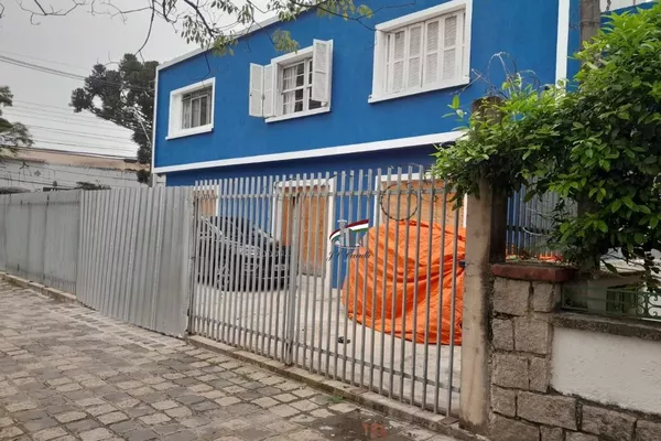 Sobrado para venda com 260m² de terreno no Centro de Curitiba - Foto 2