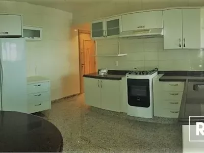 Apartamento Ed. Central Park, Alto Padrão, Linda vista para para toda a cidade, com área privativa de 201,54 m2 e área total de 275,15 m2; Apartamento com 03 suítes, sendo a suíte Master com Hidromassagem e closet e outra das suítes também com closet, Lav - Foto 5