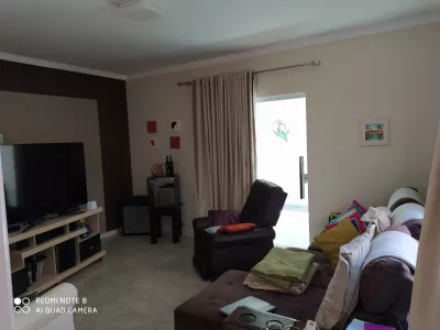 Casa Alto Padrão com 05 suítes, poço artesiano e energia solar em ótima localização no Bairro - Foto 28