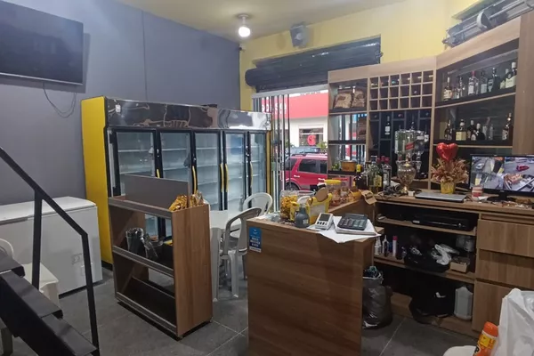 **Aluguel de Ponto Comercial de esquina com Mezanino na Av. Regis Pacheco no Centro – Vitória da - Foto 6