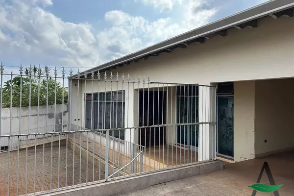 Londrina - Casa Sobrado - 6 salas - Jardim Bancários - Foto 3