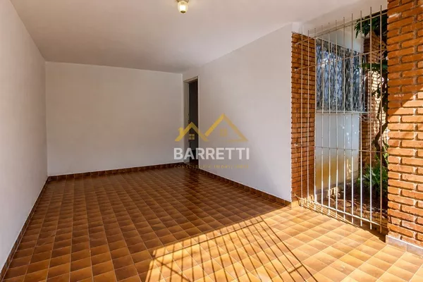 Casa à venda com 121 m² na Vila Independência, com três quartos, dois banheiros e edícula - Foto 2