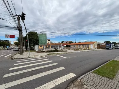 Loja comercial de esquina com 1210m² para alugar no Novo Mundo - Foto 19