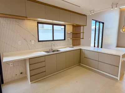 ALPHAVILLE 2 - Casa térrea com 3 Suítes + Varanda Gourmet com Hidro, Garagem coberta para 2 carros - Foto 18