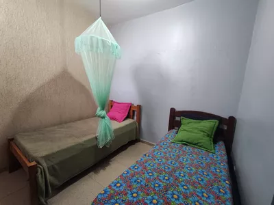 Casa Duplex (solta) com 5/4 sendo 1 suíte, com garagem para 4 carros no Bairro Felícia na região - Foto 18