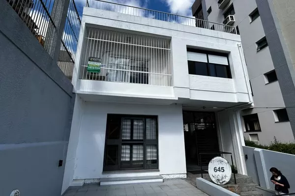 Vendo amplo Sobrado 3 andares 3 dormitórios suite  - Foto 2