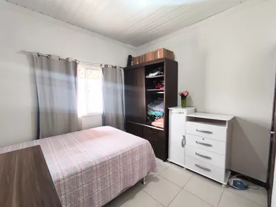 Casa Duplex (solta) com 5/4 sendo 1 suíte, com garagem para 4 carros no Bairro Felícia na região - Foto 11